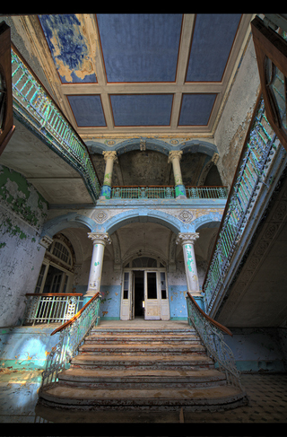 Illustration for article titled Haunting Images Of The Abandoned Hospital Where Hitler Once Convalesced